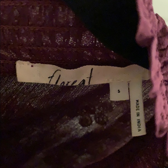 High Neck embroidered tank top - Picture 3 of 3